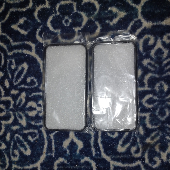 2 iphone14 Pro Max puffer cases - Picture 4 of 4